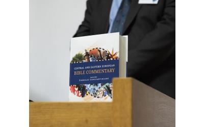 Landmark One-Volume Bible Commentary from Central and Eastern Europe Launched